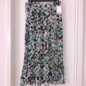 NWT H&M Black/White/Green/Pink Floral MIDI A-line Skirt - Size 6 (Like Small)
